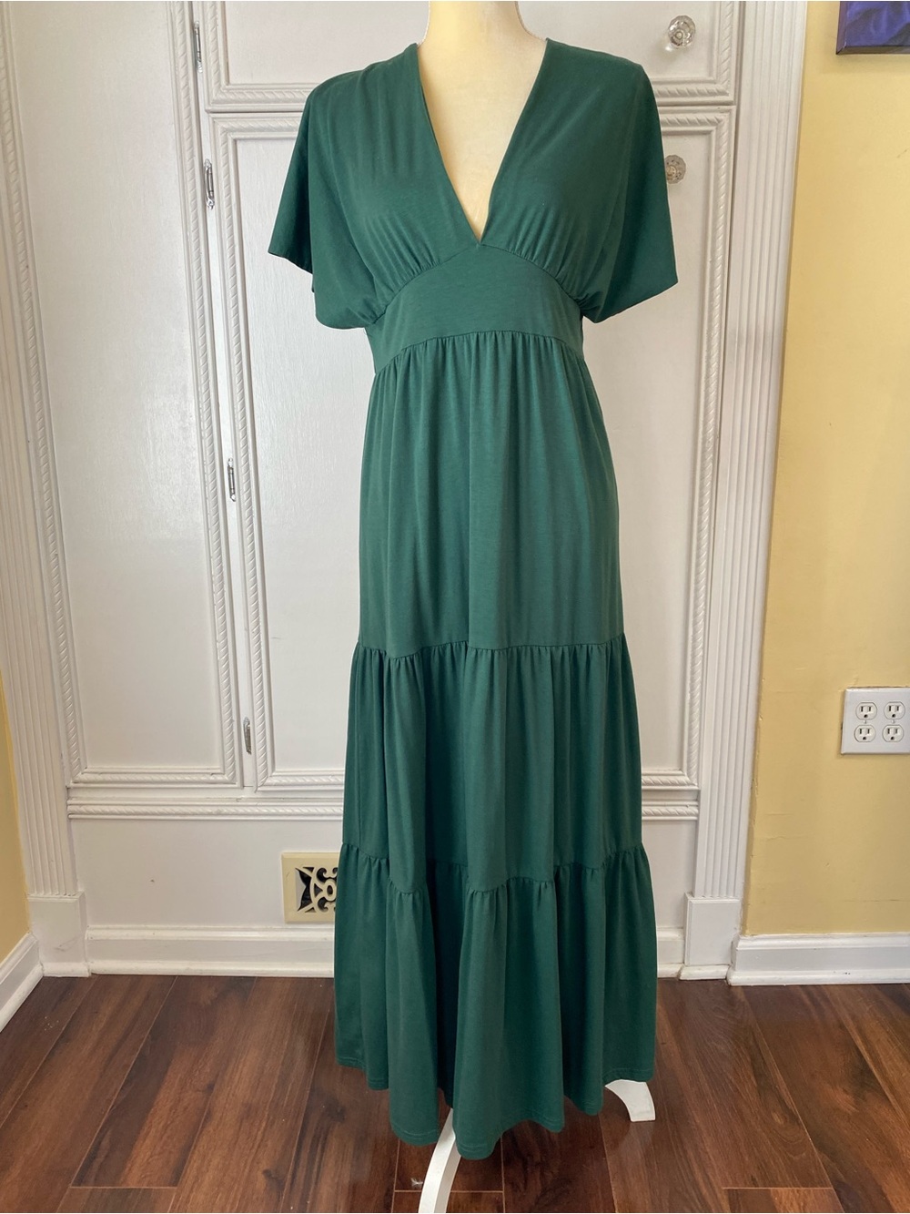 Women's Forest Green V-Neck Tiered Maxi Dress